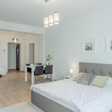 Atlas Unirii: Upscale Flats In The Heart Of Bucharest! Extérieur photo